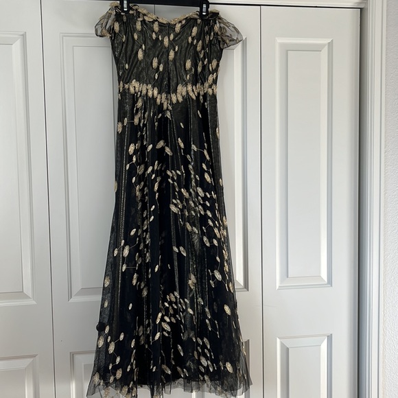 Rene Ruiz Off Shoulder Metallic A Line Gown size 6 - Picture 3 of 4